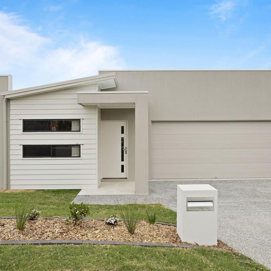8 Bradbury St, Greenbank, QLD 4124