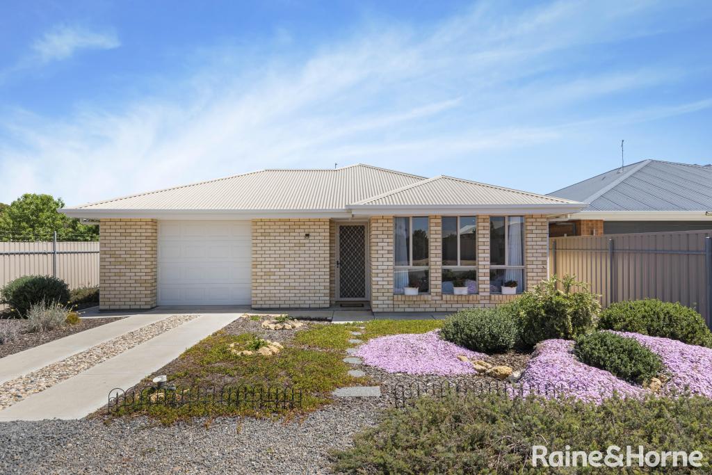 9 Sir John Cowan Ave, Murray Bridge, SA 5253