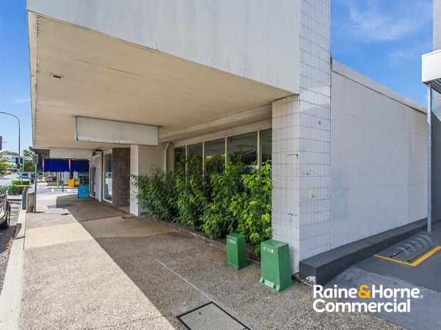 33-35 Brighton Rd, Sandgate, QLD 4017