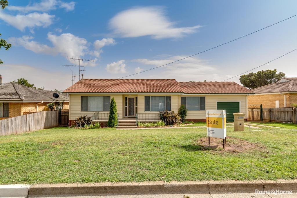 30 Buffalo Cres E, Goulburn, NSW 2580