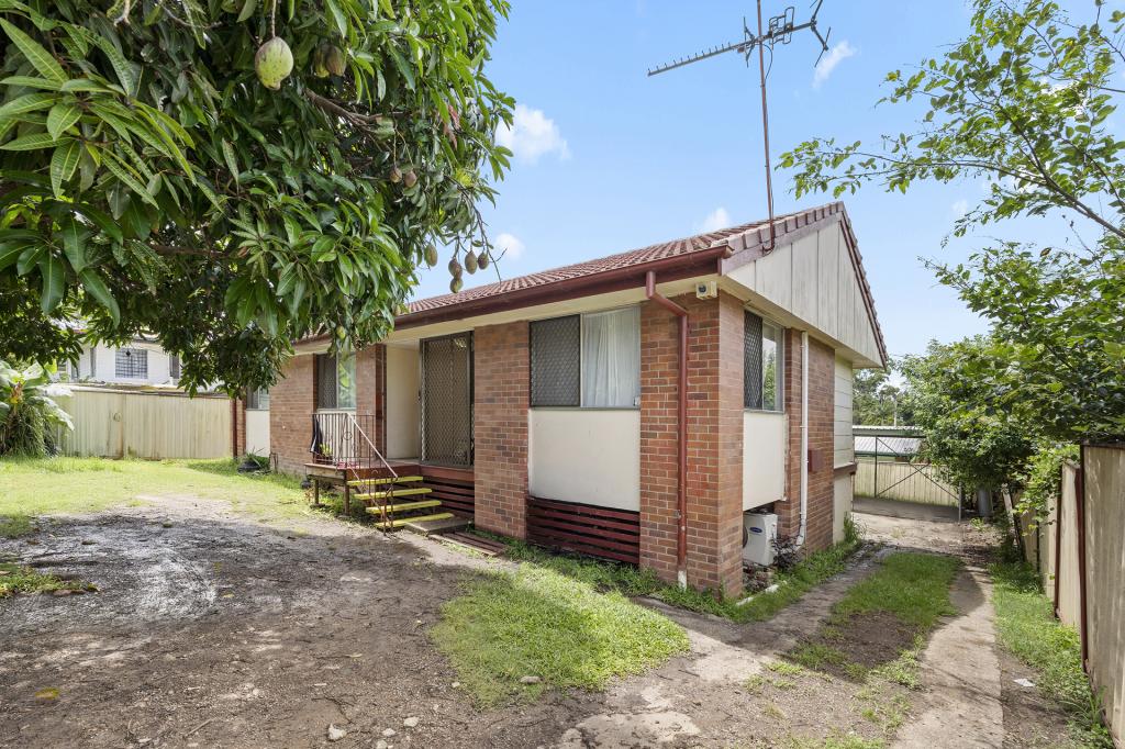 11 Bramston St, Woodridge, QLD 4114