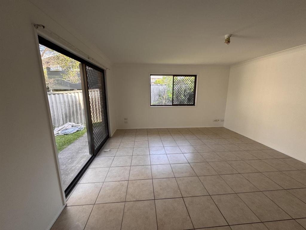 2/7 FOX AVE, SOUTHPORT, QLD 4215