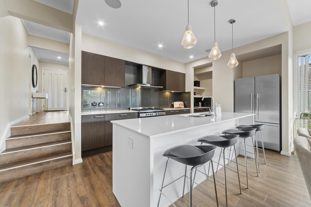 4 Nepean Cl, Narara, NSW 2250