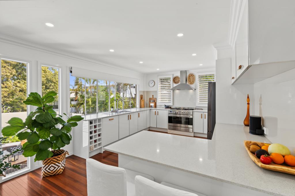 76 Muir St, Labrador, QLD 4215