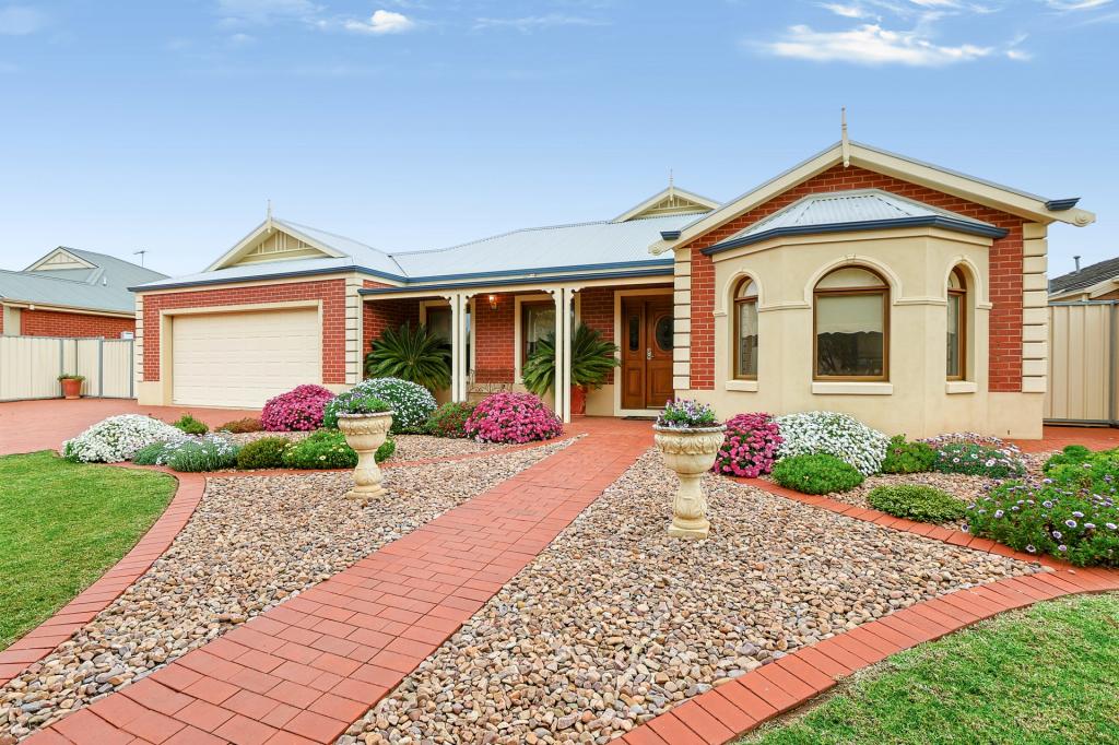 11 BURNSIDE WAY, MILDURA, VIC 3500