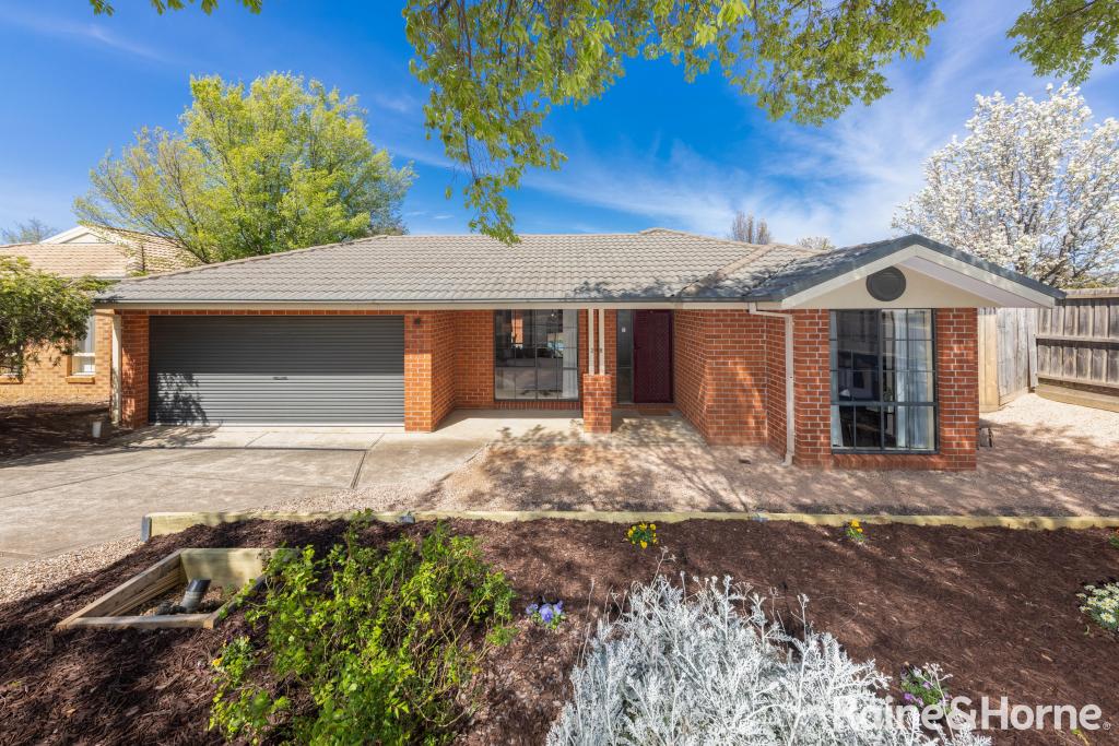 29 Fingleton Cres, Sunbury, VIC 3429