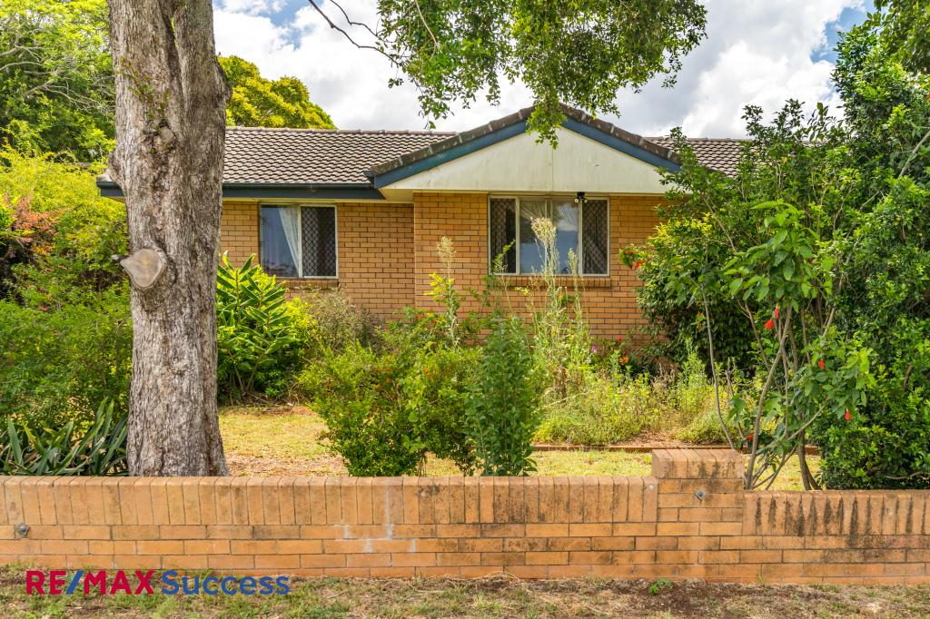 11 Esmond St, Rockville, QLD 4350