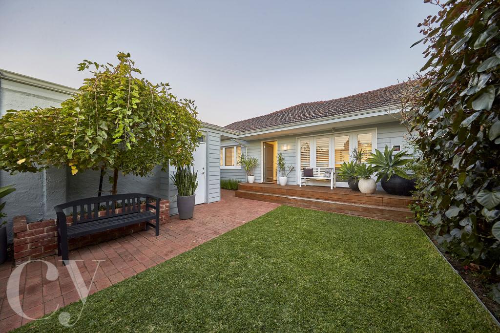 34A JOHNSTON ST, PEPPERMINT GROVE, WA 6011