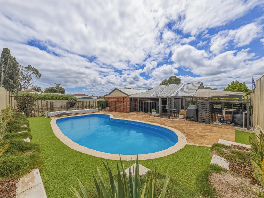 1 Eldon Cl, Merriwa, WA 6030