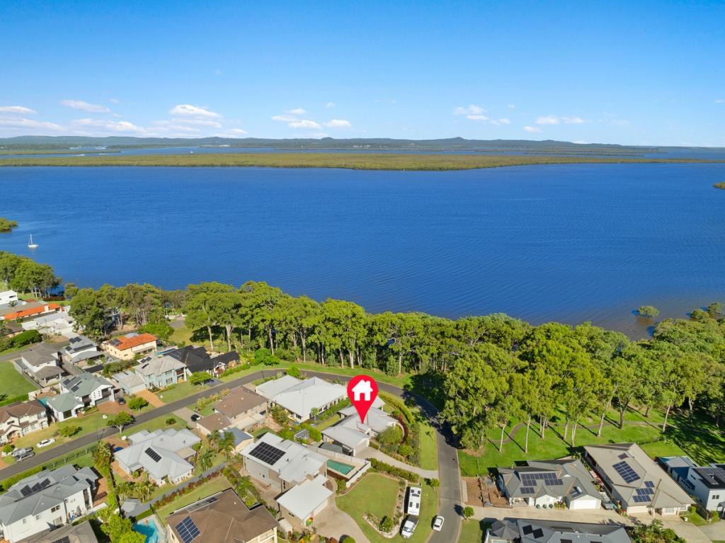 11 Sandy Cove Pl, Redland Bay, QLD 4165