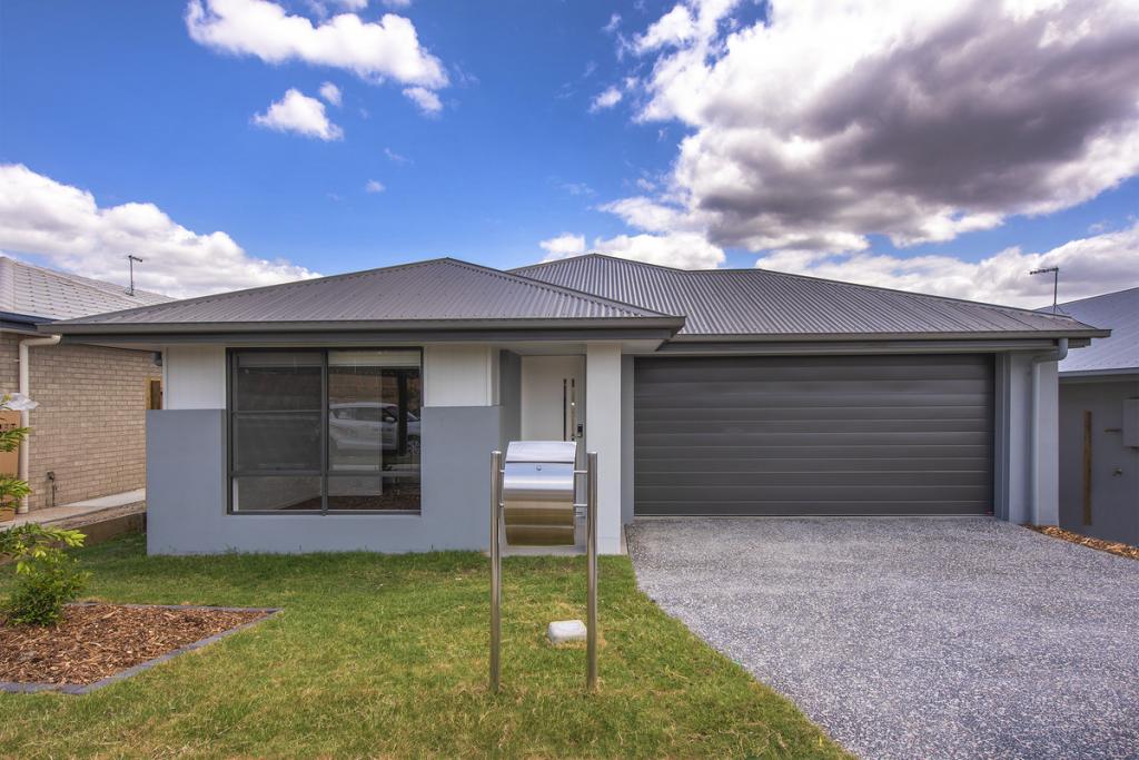 18 COVELLA BVD, GREENBANK, QLD 4124