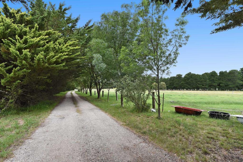 815 Riddell Rd, Sunbury, VIC 3429