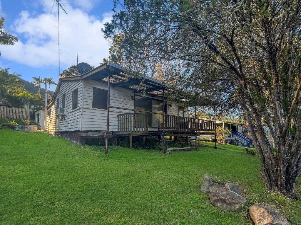 6 First Ave, Somerset Dam, QLD 4312