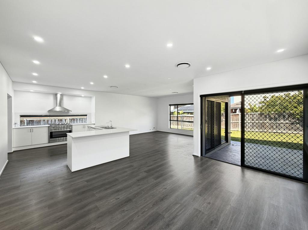 17 Hoy St, Moorebank, NSW 2170