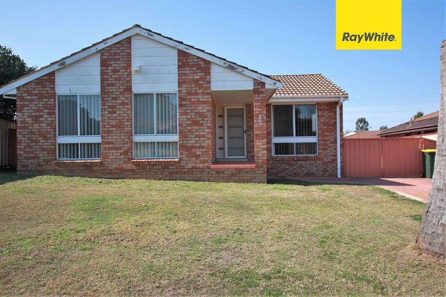 8 Danube Cres, Kearns, NSW 2558