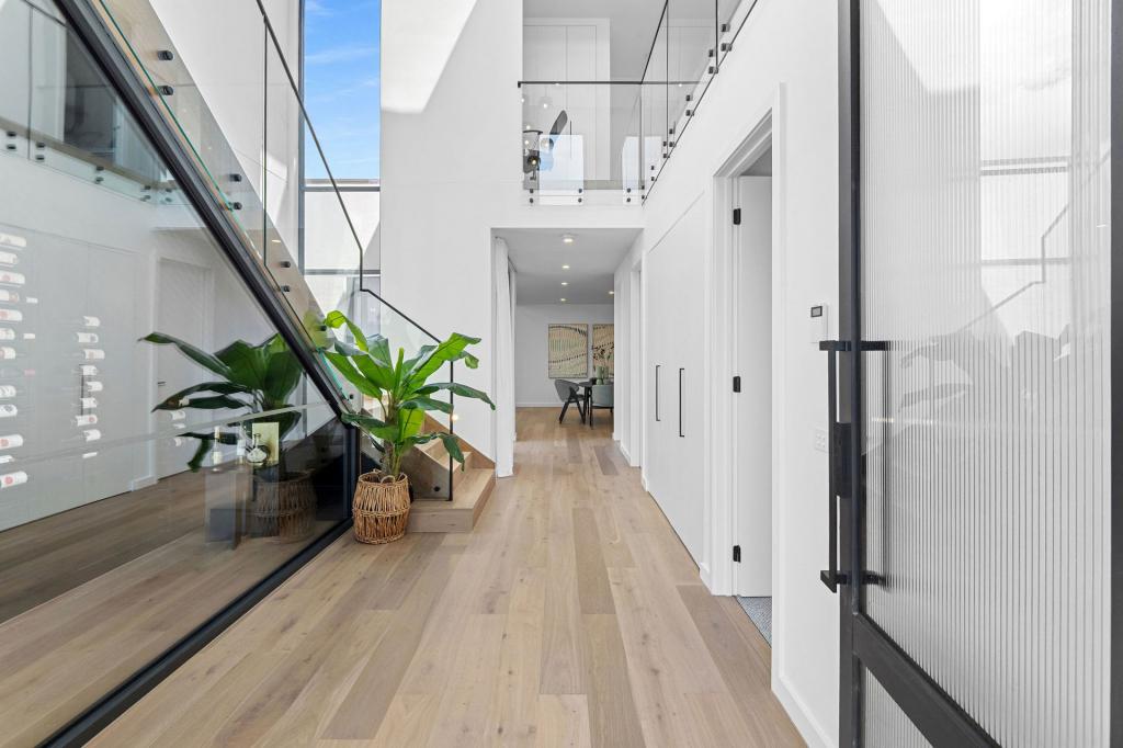 8 Frank St, Safety Beach, VIC 3936