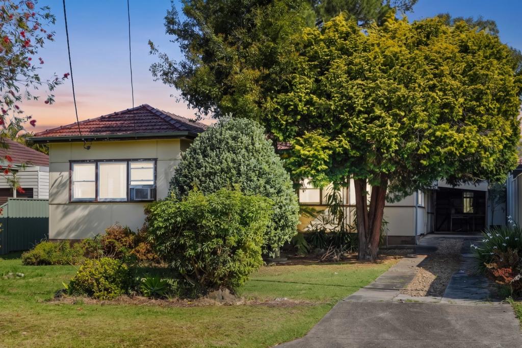 12 Taloma St, Picnic Point, NSW 2213