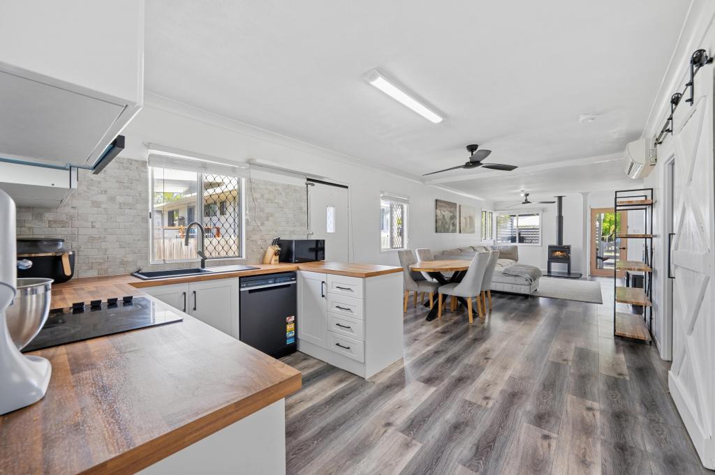 7 Gloucester St, Woodford, QLD 4514