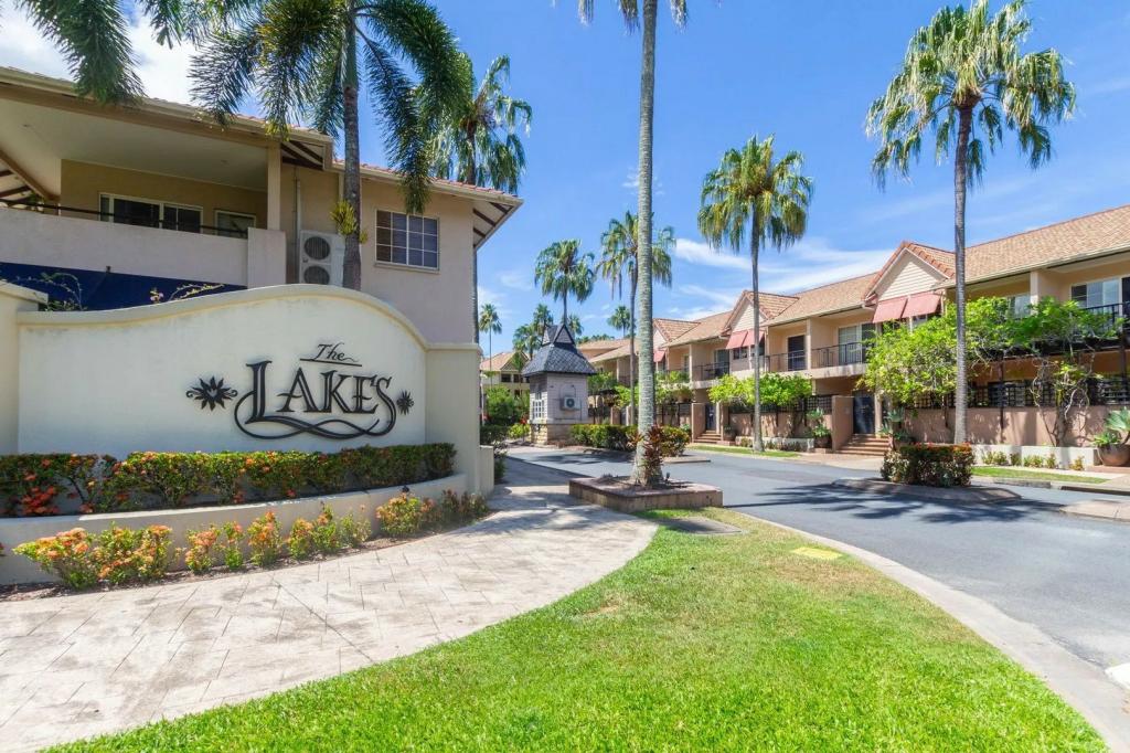 1729/2 Greenslopes St, Cairns North, QLD 4870