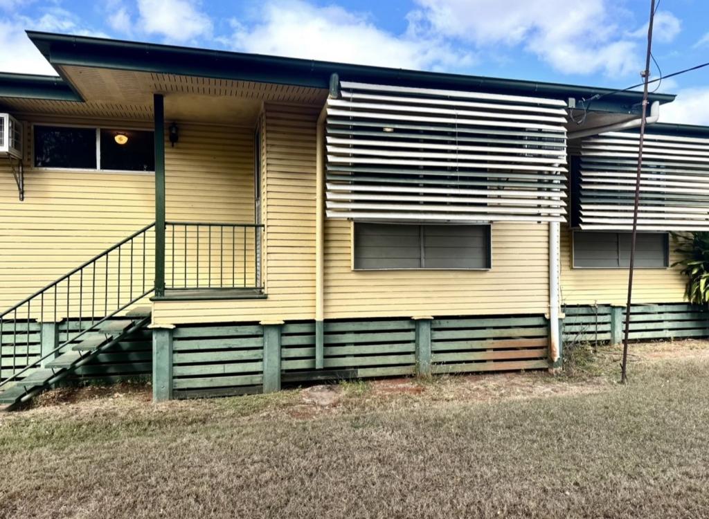 28 FORREST DR, MORANBAH, QLD 4744
