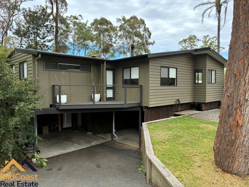4 Valley Rd, Smiths Lake, NSW 2428