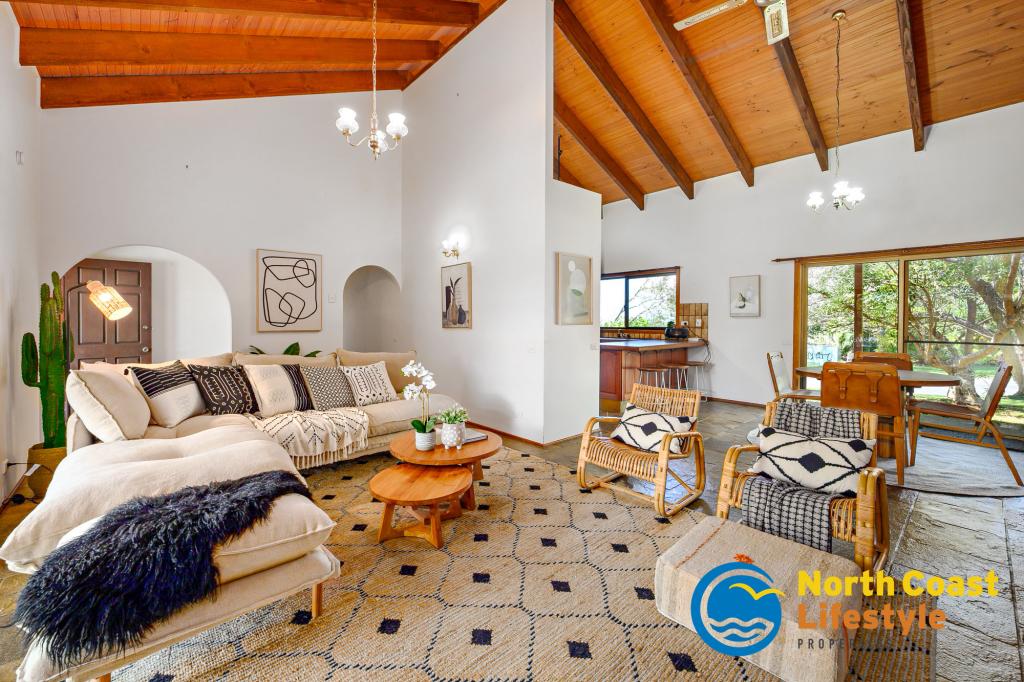 2 Wirruna Ave, Ocean Shores, NSW 2483