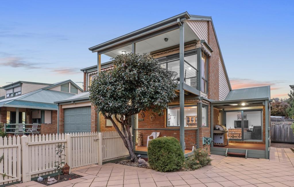 4/6 Beach Gr, Mornington, VIC 3931