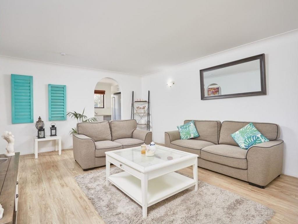4/50 T E Peters Dr, Broadbeach Waters, QLD 4218