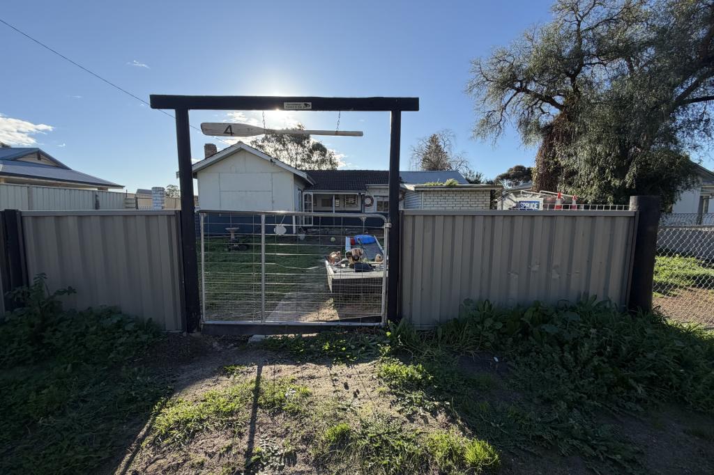 4 Richardson St, Gnowangerup, WA 6335