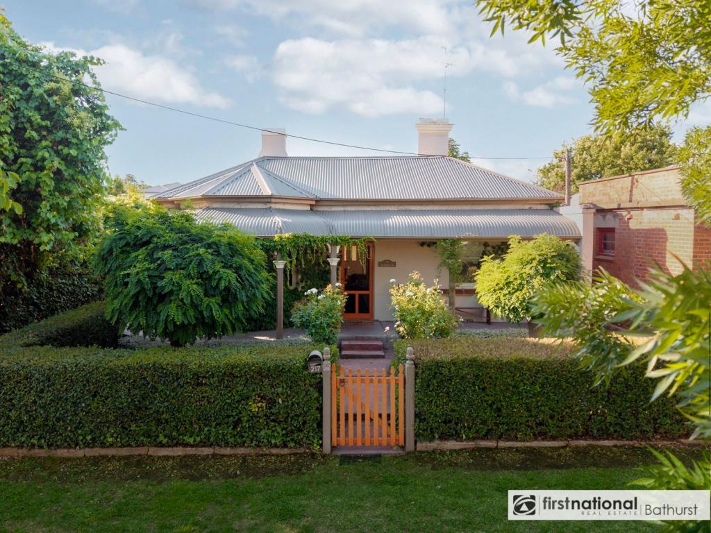 217 Peel St, Bathurst, NSW 2795