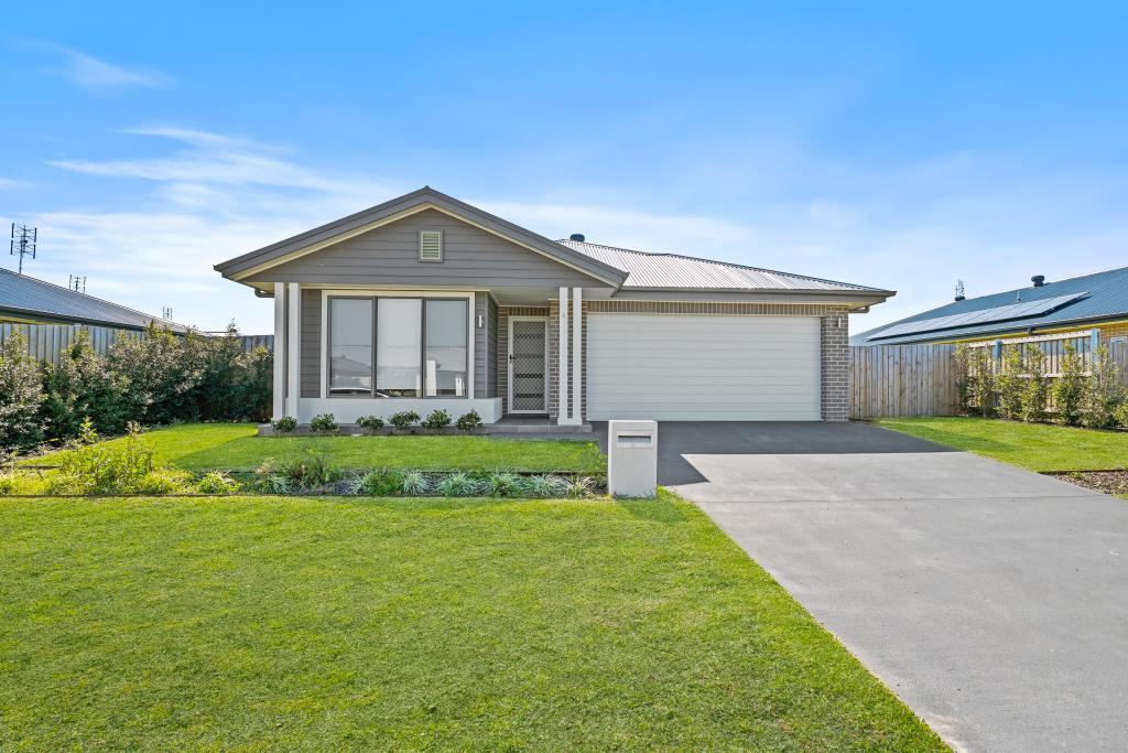 8 Waieela Way, Anambah, NSW 2320