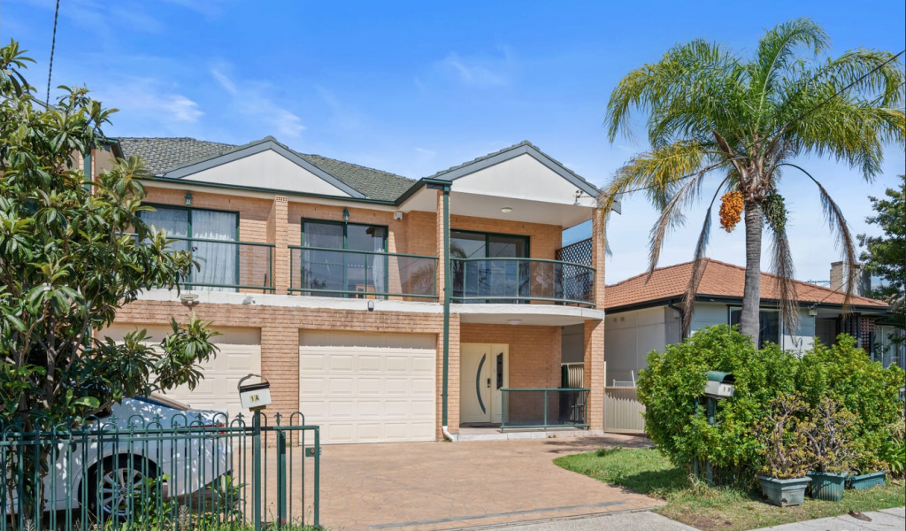 1b Pandora St, Greenacre, NSW 2190