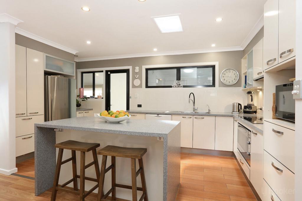 48 Deagon Dr, Runaway Bay, QLD 4216