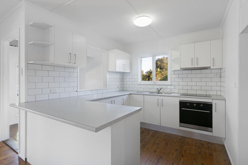 31 Echlin St, Labrador, QLD 4215
