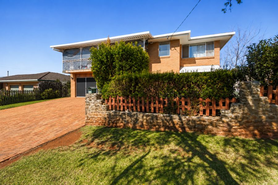 152 Alderley St, Centenary Heights, QLD 4350