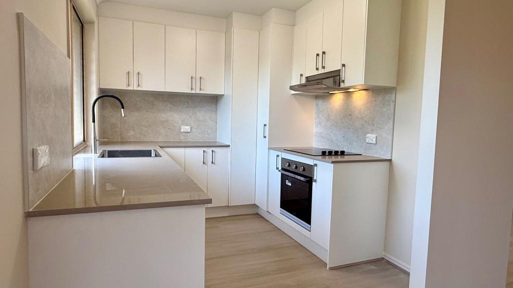 11 Robert South Dr, Crestmead, QLD 4132