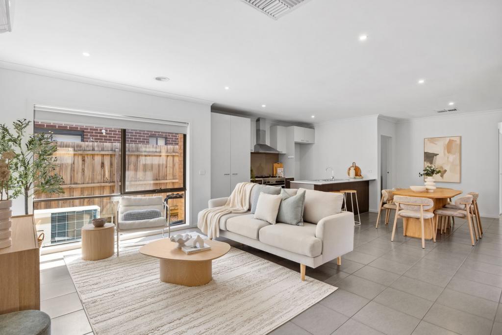 212 Alisma Bvd, Cranbourne North, VIC 3977
