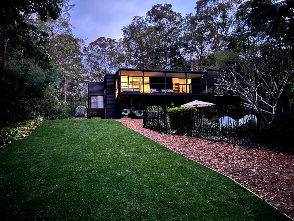 12 Cheshire Gr, Elanora, QLD 4221