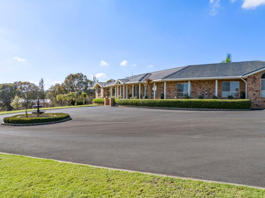 2 Hintons Rd, Young, NSW 2594