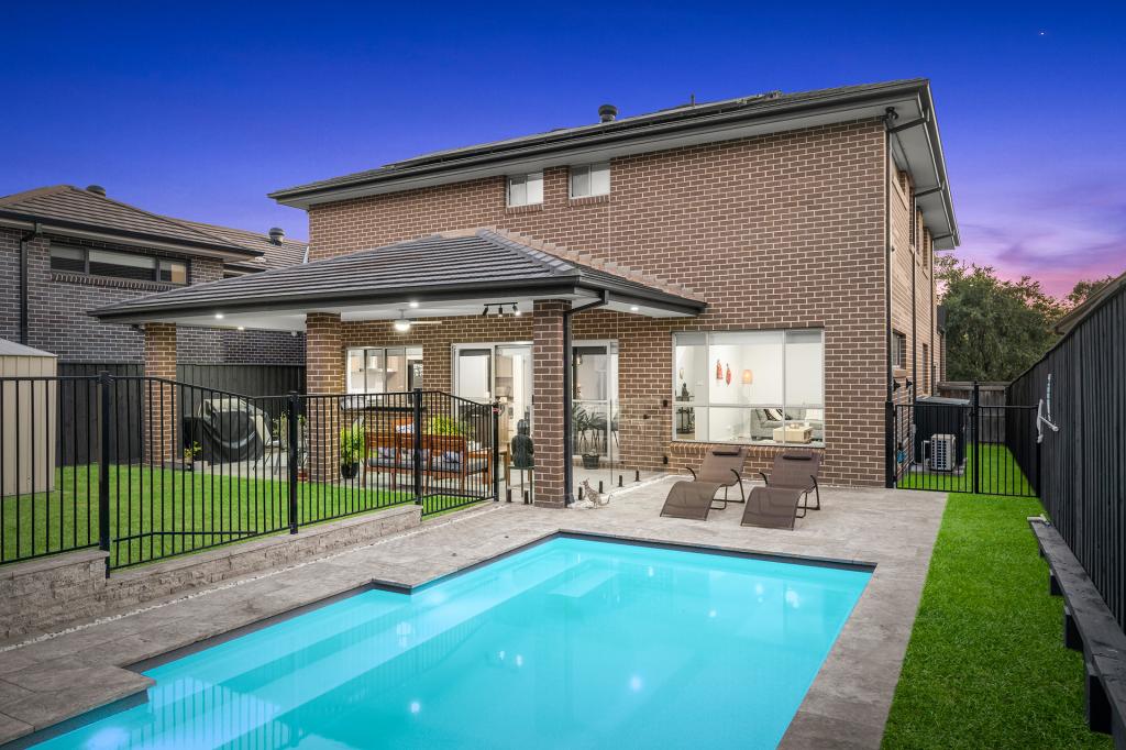 14 Carmargue St, Beaumont Hills, NSW 2155