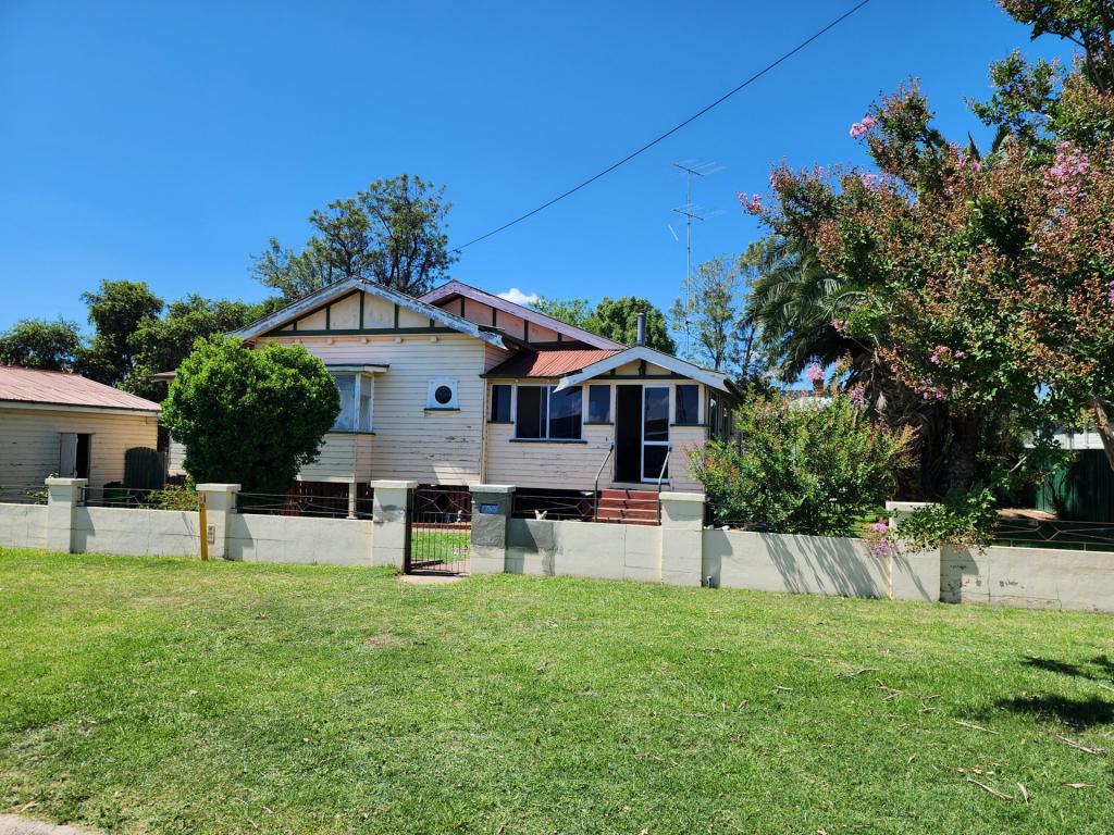 67 Percy St, Warwick, QLD 4370