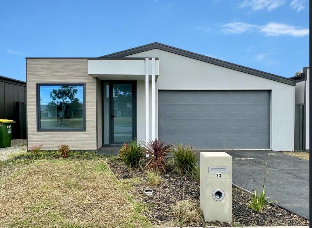 33 Timberline Pkwy, Pakenham, VIC 3810