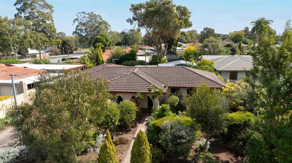 4 Lyminge St, Gosnells, WA 6110