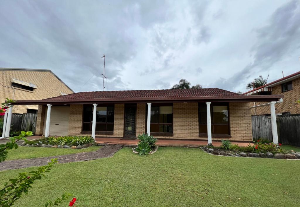 19 Honeyeater Dr, Burleigh Waters, QLD 4220