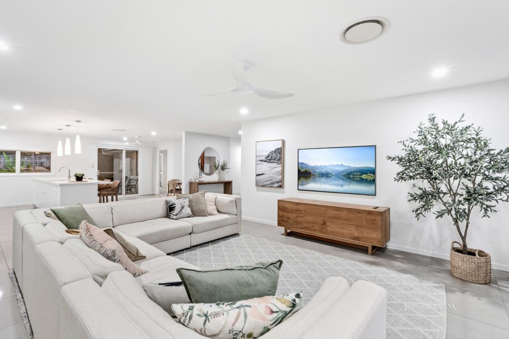 19 Sternlight St, Noosaville, QLD 4566