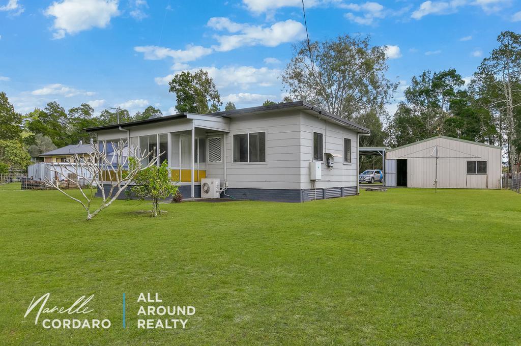 8 Bishop Pde, Toorbul, QLD 4510