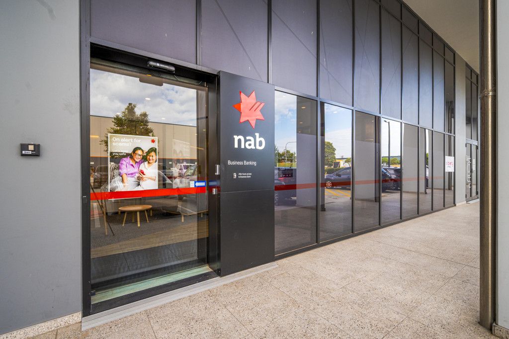 2/31 LASSO RD, GREGORY HILLS, NSW 2557