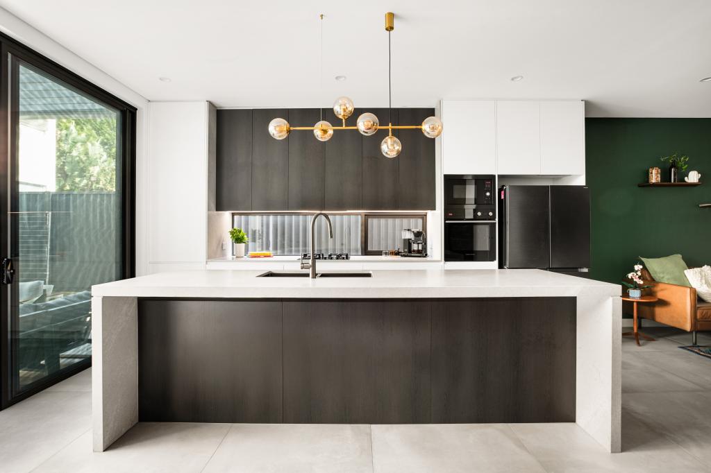 72a Unwins Bridge Rd, St Peters, NSW 2044