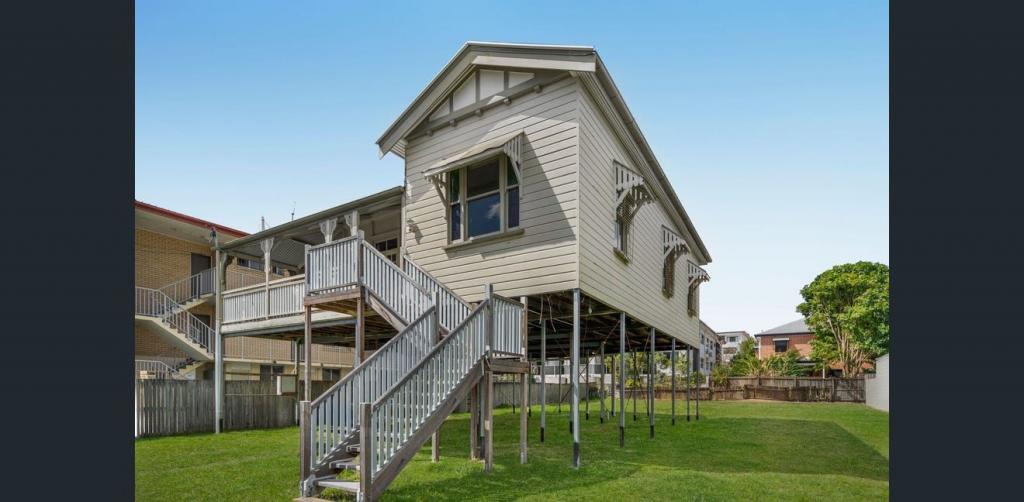 17 Birdwood St, Coorparoo, QLD 4151