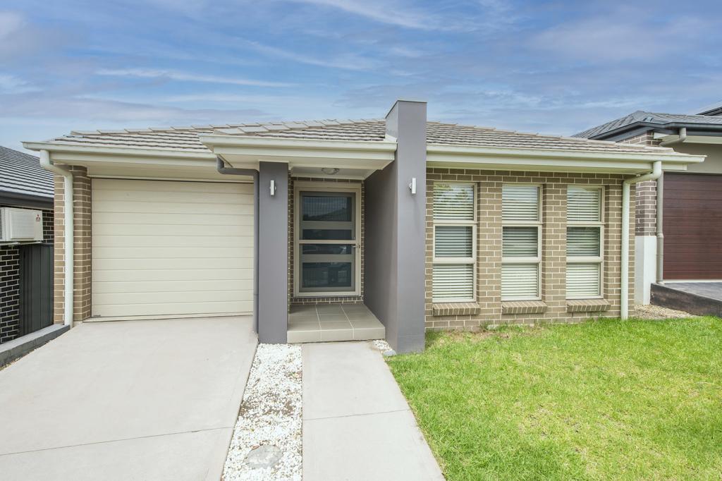 60 Cropton St, Jordan Springs, NSW 2747